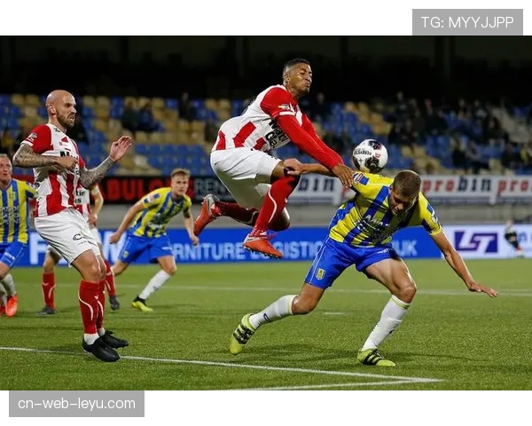 雷恩边路进攻活跃，传中球质量成胜负关键